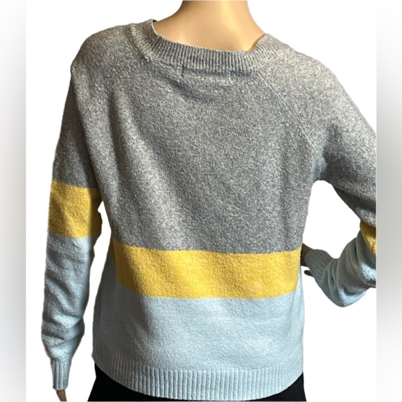 Vero Moda beautiful tri colored size small sweater - Picture 3 of 3